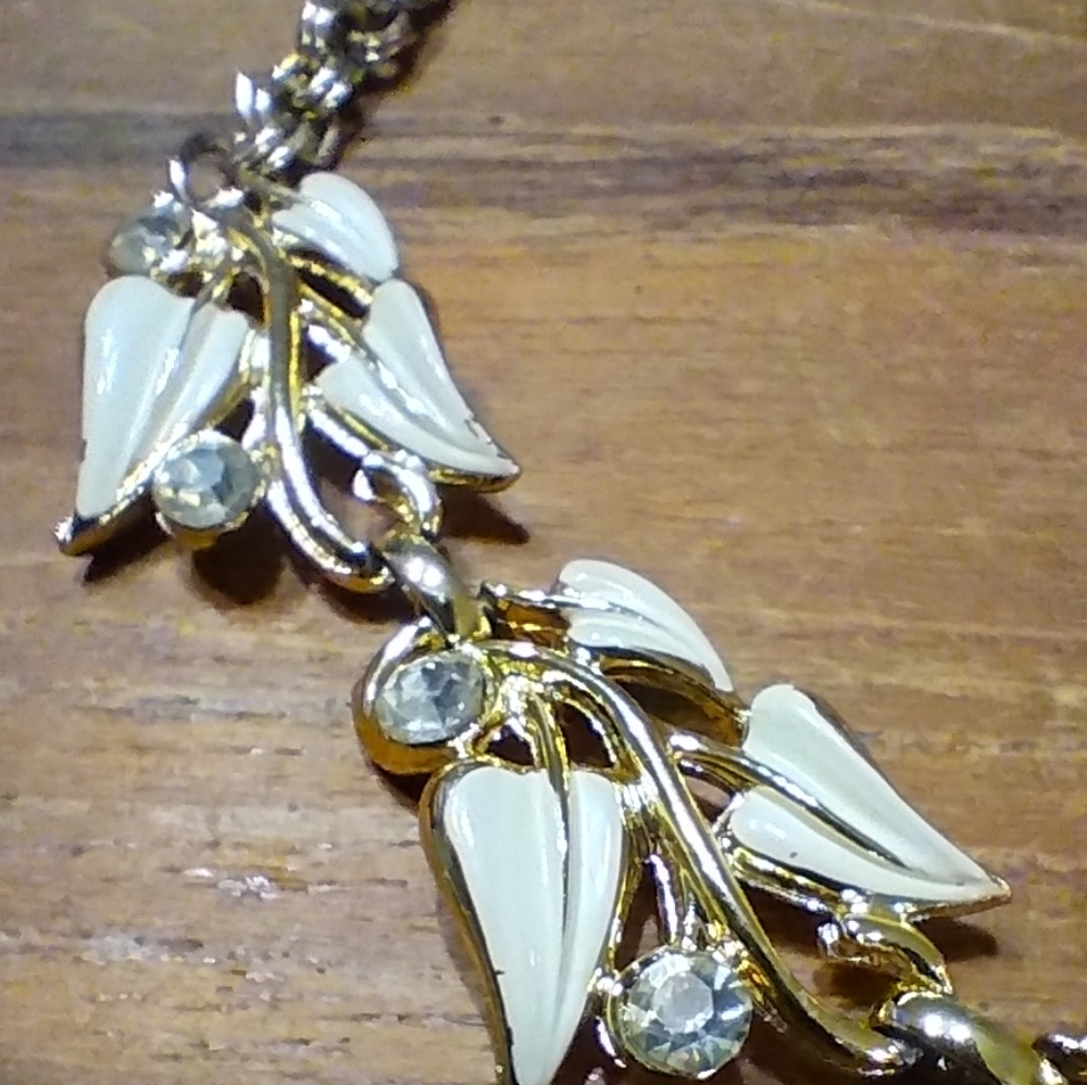 Vintage Gold & White Enamel Choker With Matching Clip-On Earrings, Coro … - Picture 8 of 9